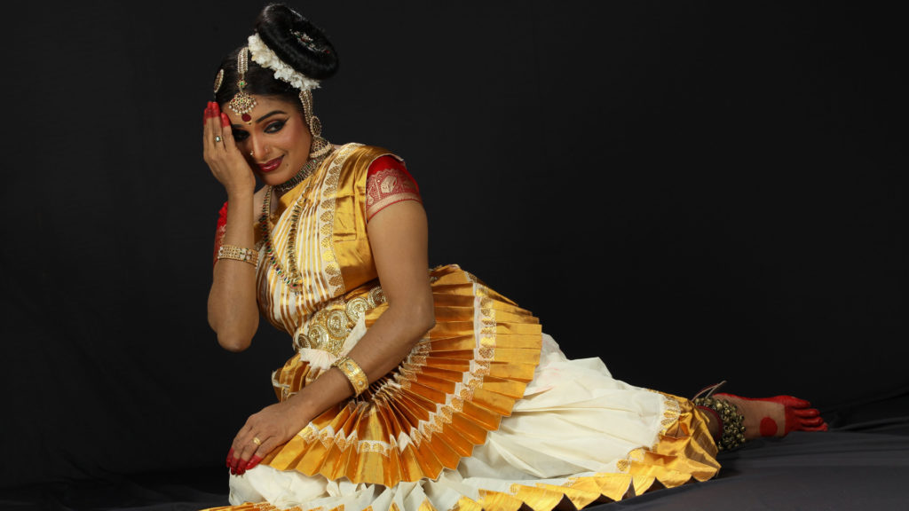 Mohiniyattam